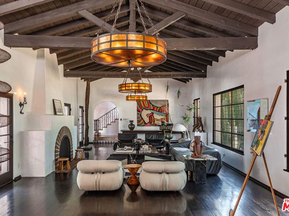 820 N Roxbury Drive, Beverly Hills CA 90210
