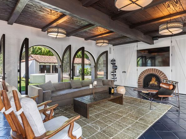 820 N Roxbury Drive, Beverly Hills CA 90210