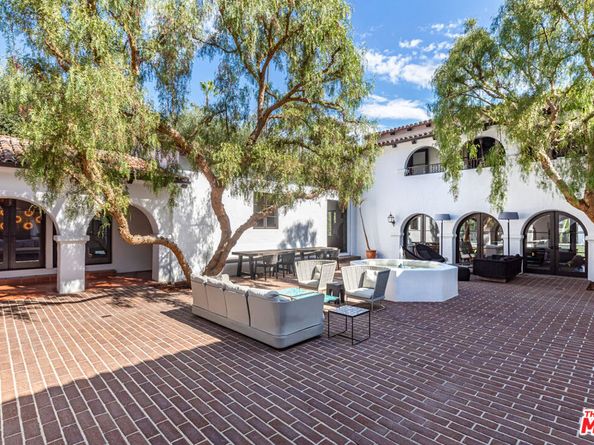 820 N Roxbury Drive, Beverly Hills CA 90210