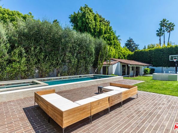 820 N Roxbury Drive, Beverly Hills CA 90210