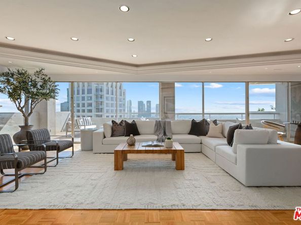 875 Comstock Avenue PHA, Los Angeles CA 90024