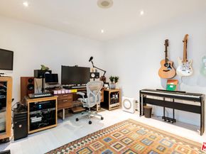 7963 Willow Glen Road, Los Angeles CA 90046