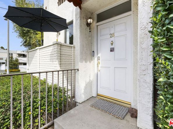 6540 Hayvenhurst Avenue 28, Lake Balboa CA 91406