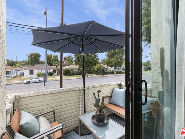 6540 Hayvenhurst Avenue 28, Lake Balboa CA 91406