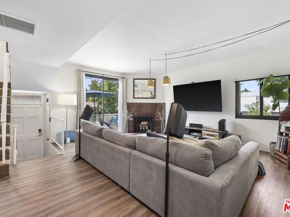 6540 Hayvenhurst Avenue 28, Lake Balboa CA 91406