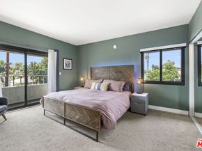 6540 Hayvenhurst Avenue 28, Lake Balboa CA 91406