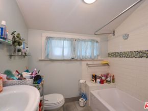 2226 W 28th Street, Los Angeles CA 90018