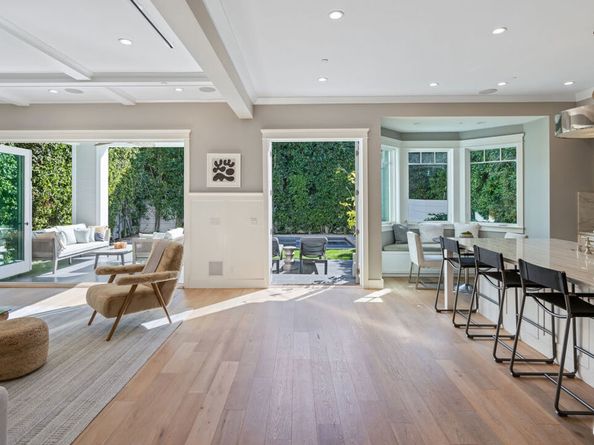 6336 Lindenhurst Avenue, Los Angeles CA 90048