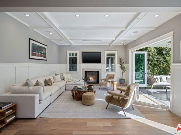 6336 Lindenhurst Avenue, Los Angeles CA 90048