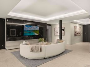 5811 Box Canyon Rd, La Jolla CA 92037