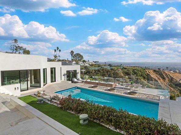 5811 Box Canyon Rd, La Jolla CA 92037