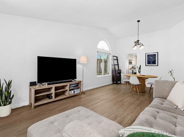 1127 La Tortuga, Vista CA 92081