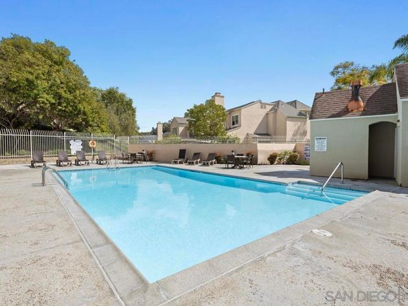 2591 Regent Rd, Carlsbad CA 92010