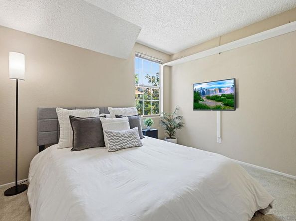 2591 Regent Rd, Carlsbad CA 92010