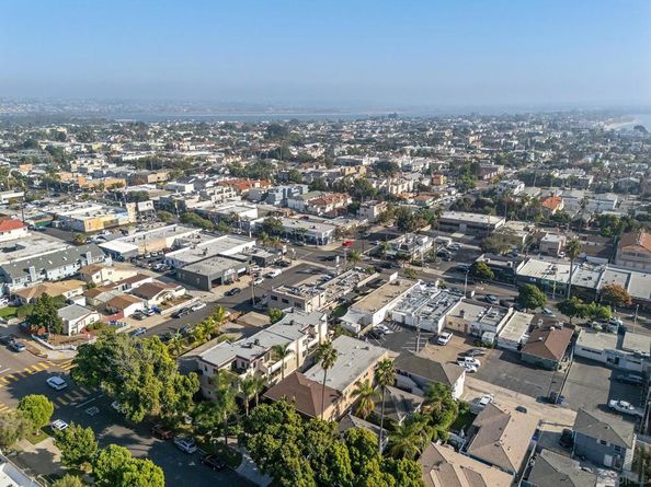 1361 Felspar St 7, San Diego CA 92109