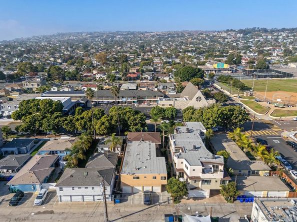 1361 Felspar St 7, San Diego CA 92109