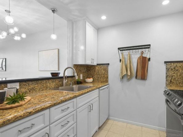 3890 Nobel Dr 1305, San Diego CA 92122