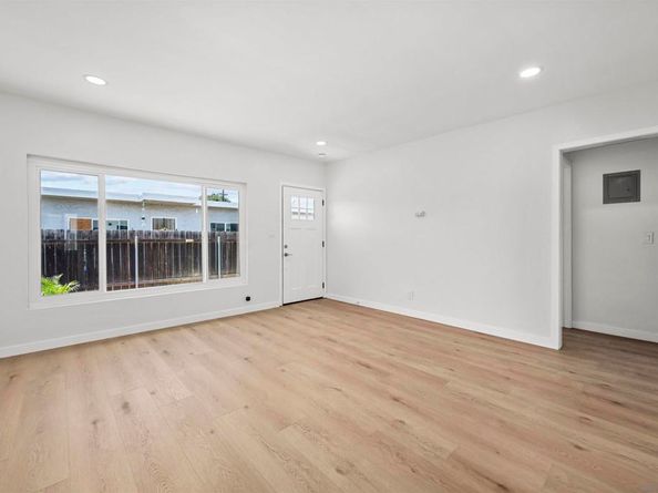 6979 81 Amherst, San Diego CA 92115