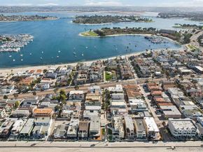 719 Jersey Ct, San Diego CA 92109