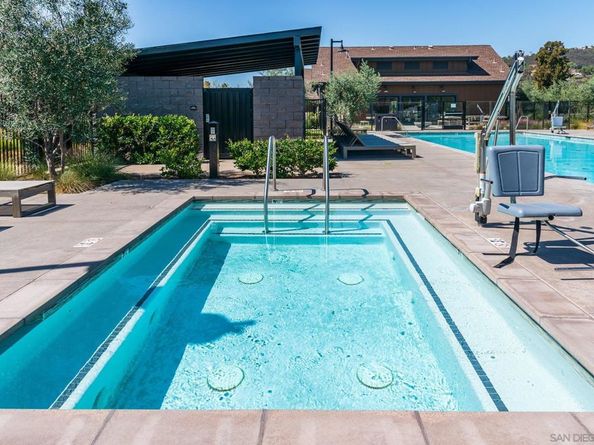 1091 Barry Pl, Escondido CA 92026