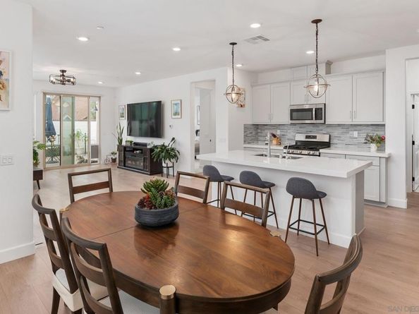 1091 Barry Pl, Escondido CA 92026