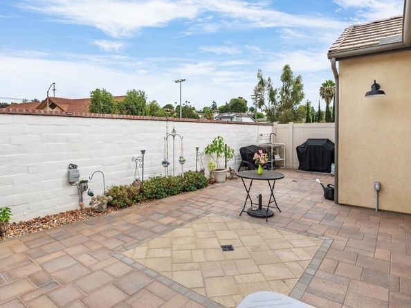 1091 Barry Pl, Escondido CA 92026