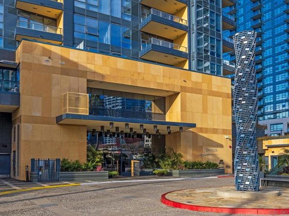 1325 Pacific Hwy 3301, San Diego CA 92101