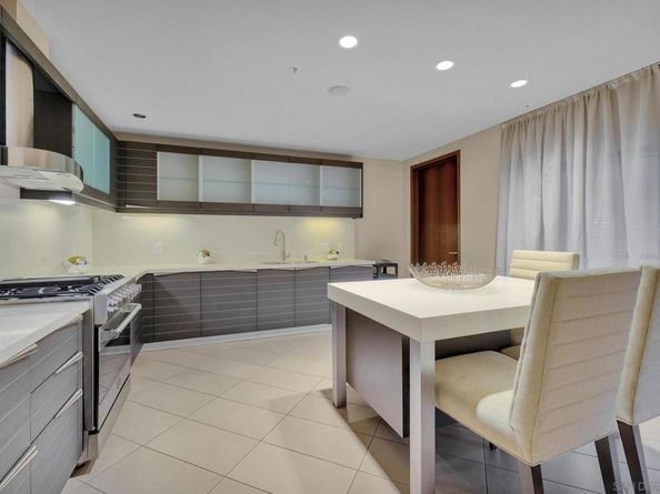 1325 Pacific Hwy 3301, San Diego CA 92101