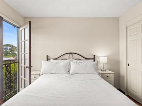 1263 Robinson Avenue 13, San Diego CA 92103