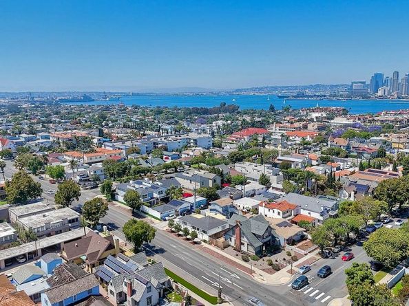 1221 4th St, Coronado CA 92118