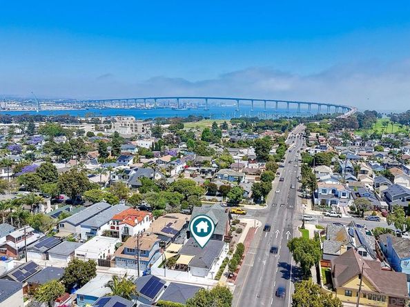 1221 4th St, Coronado CA 92118