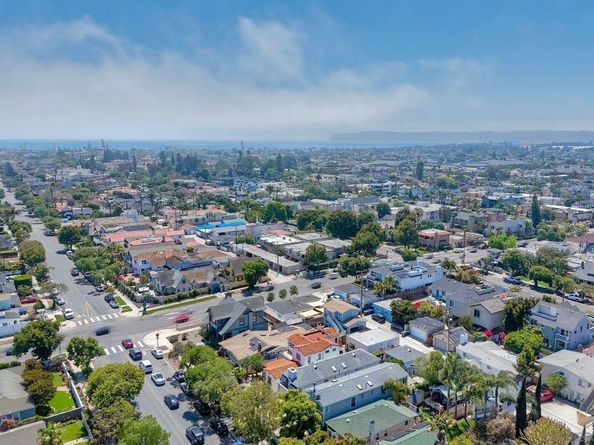 1221 4th St, Coronado CA 92118