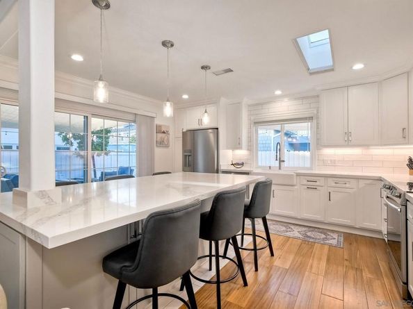 1221 4th St, Coronado CA 92118