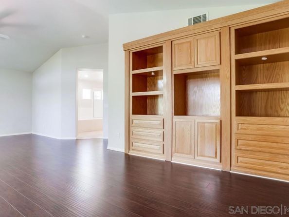 5423 Foxtail Loop, Carlsbad CA 92010