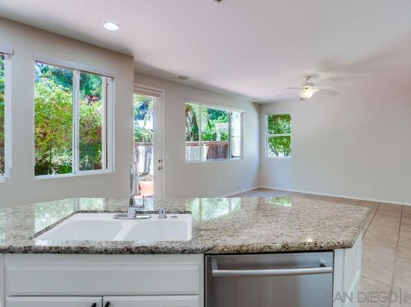 5423 Foxtail Loop, Carlsbad CA 92010