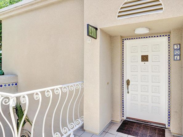 4018 Nobel Dr 301, San Diego CA 92122