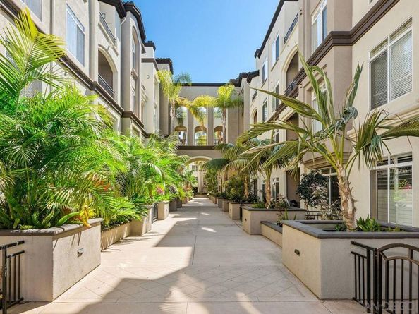 4165 Executive Dr F107, La Jolla CA 92037