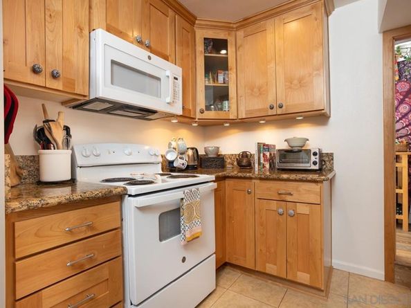 2412 Altisma Way D, Carlsbad CA 92009