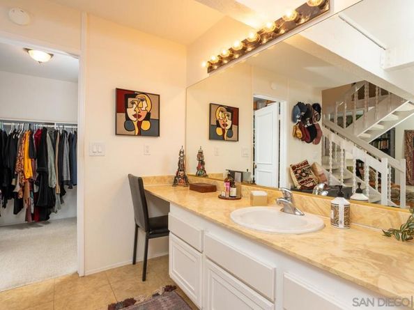 2412 Altisma Way D, Carlsbad CA 92009