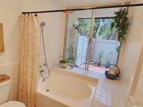 2412 Altisma Way D, Carlsbad CA 92009