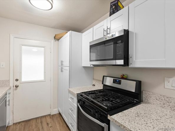 1060 E Washington Ave 5, Escondido CA 92025