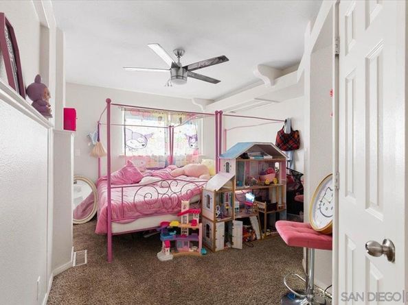 1060 E Washington Ave 5, Escondido CA 92025