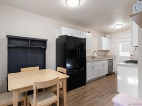 1060 E Washington Ave 5, Escondido CA 92025