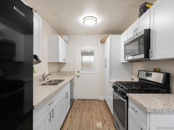 1060 E Washington Ave 5, Escondido CA 92025