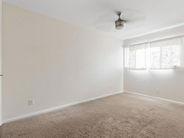 1060 E Washington Ave 5, Escondido CA 92025