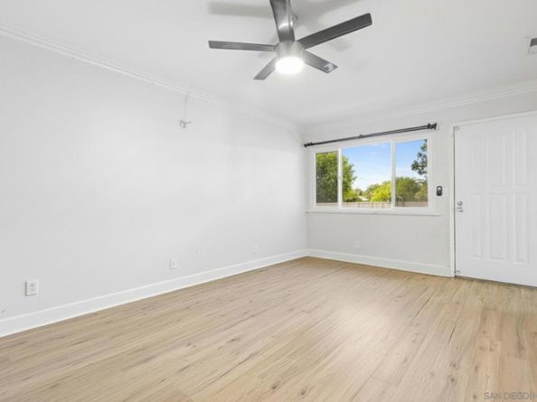 1060 E Washington Ave 5, Escondido CA 92025