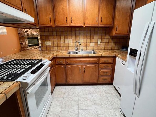 11787 La Colina Road, San Diego CA 92131