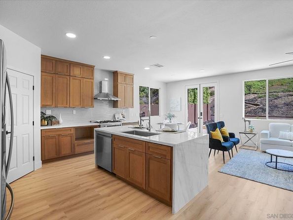 1120 Parkview Dr, Oceanside CA 92057