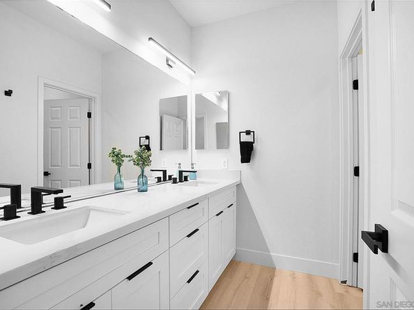 1120 Parkview Dr, Oceanside CA 92057
