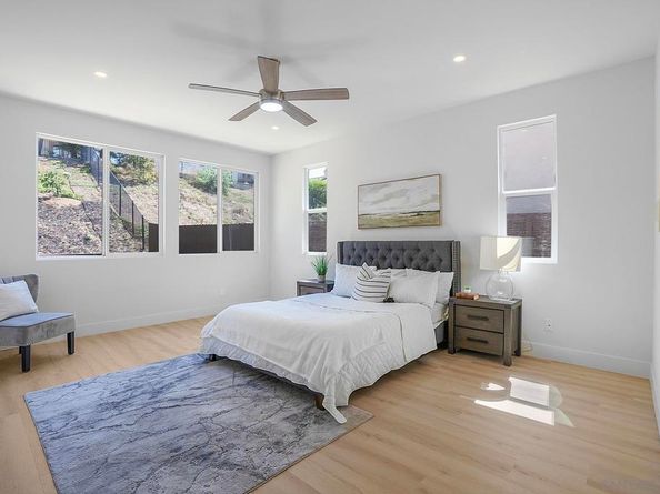 1120 Parkview Dr, Oceanside CA 92057
